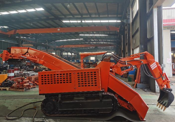 跟著帥龍重工一起看看履帶扒渣機(jī)的8點(diǎn)維護(hù)保養(yǎng)事項(xiàng)！