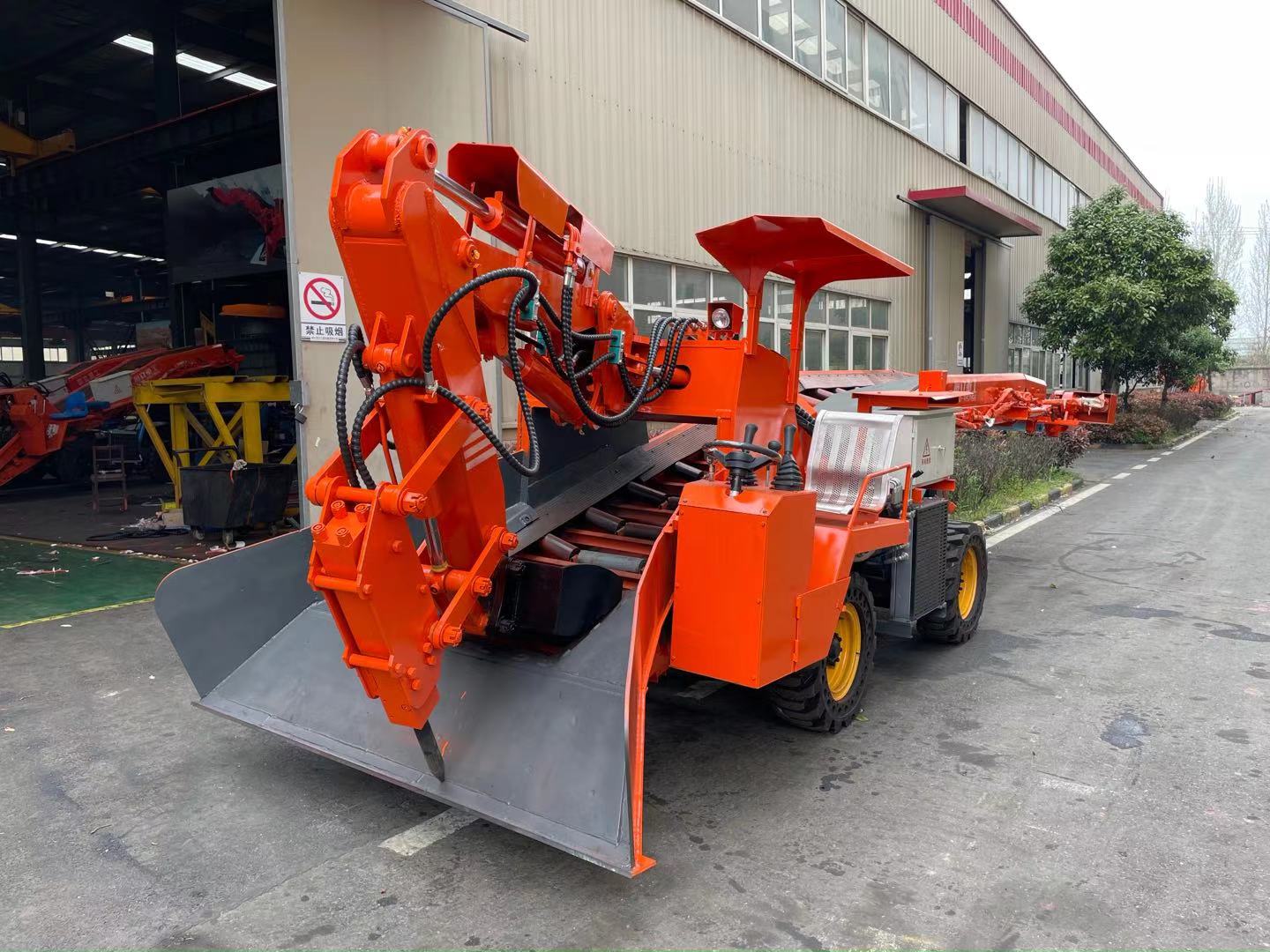 小型扒渣機(jī)斗齒，作為隧道扒渣機(jī)的易損配件該如何去維護(hù)